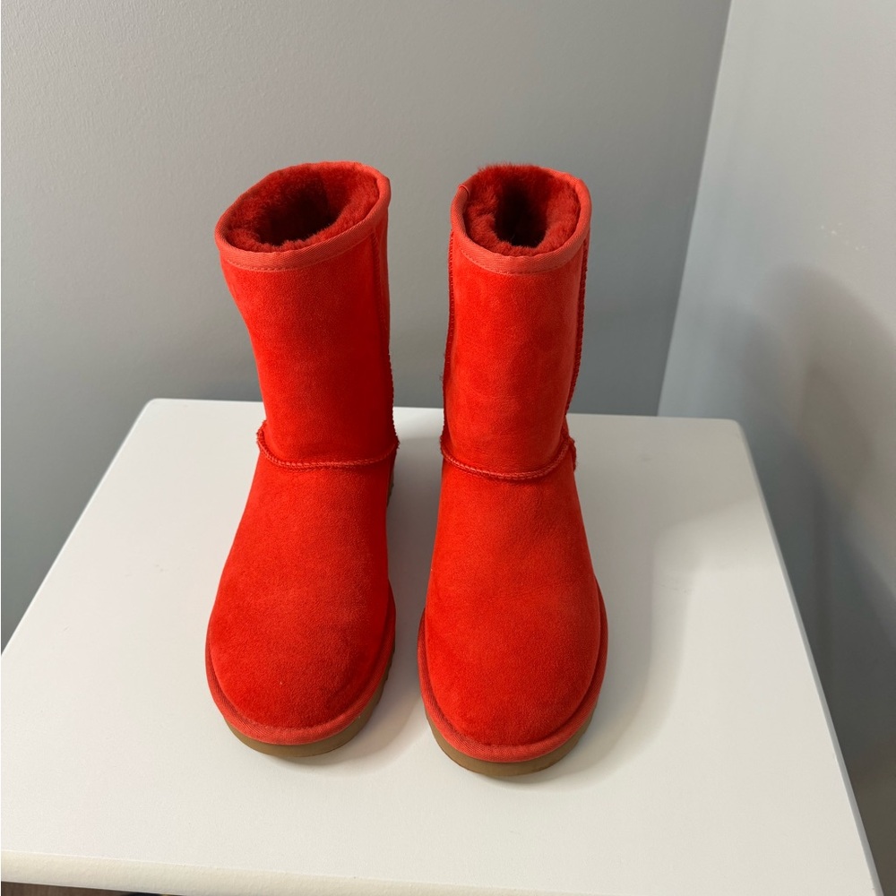 Uggs Size 6 New Without Tags
